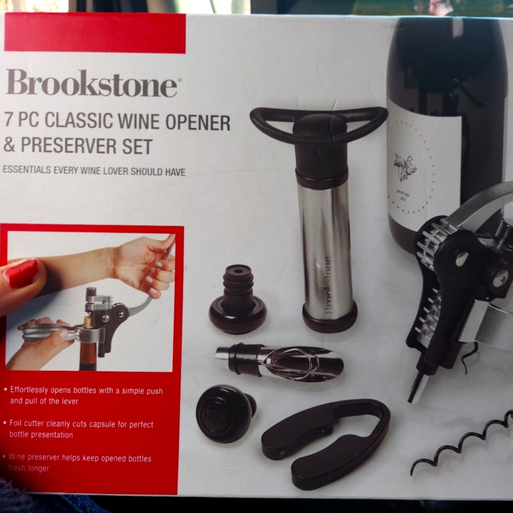 Brookstone 7 piece Classic Wine Opener & Preserver Set